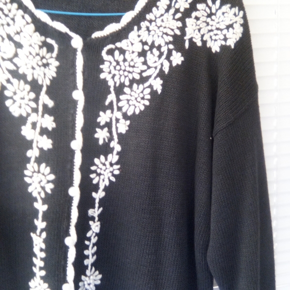 Sweater - Picture 4 of 6